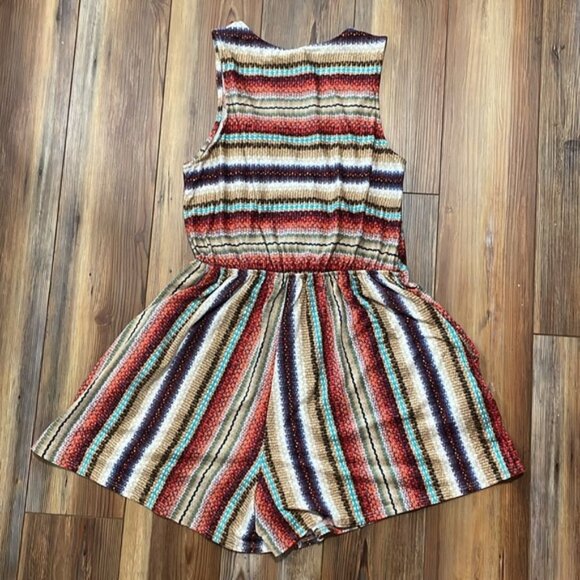 Women’s Multicolor Striped Criss-Cross Front Shorts Romper With Pockets Size L - Picture 3 of 4